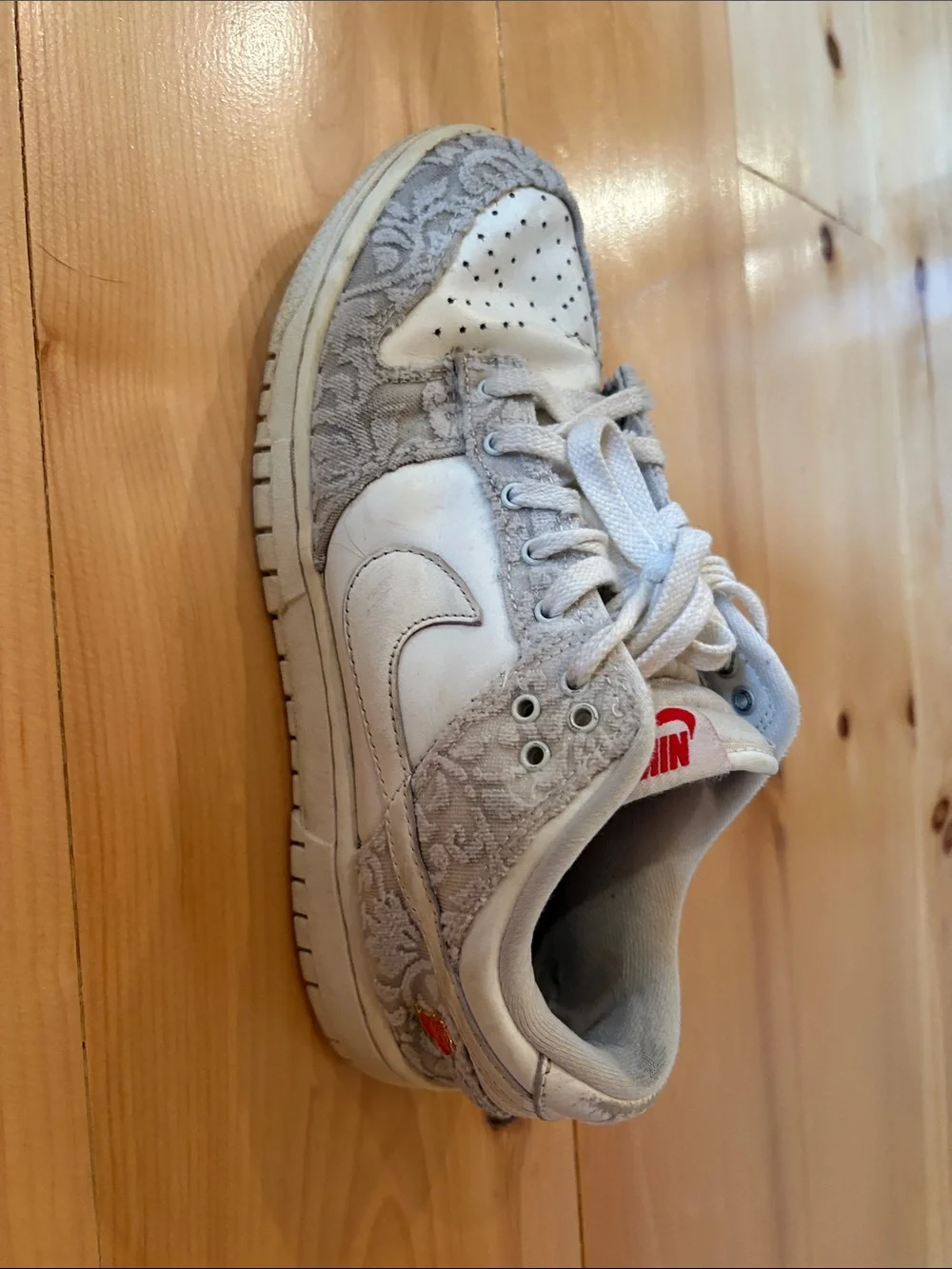 Nike Women's White and Light Gray Low-Top Sneakers